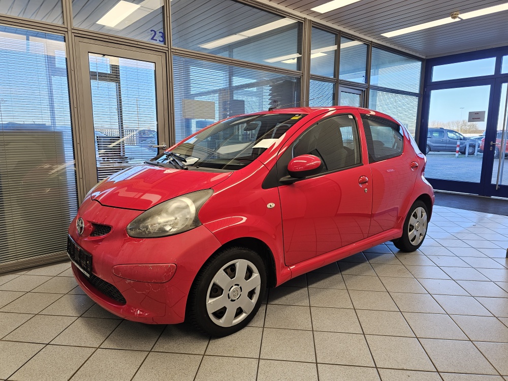 Toyota Aygo  für nur 1.100,- € bei Hoffmann Automobile in Wolfsburg kaufen und sofort mitnehmen