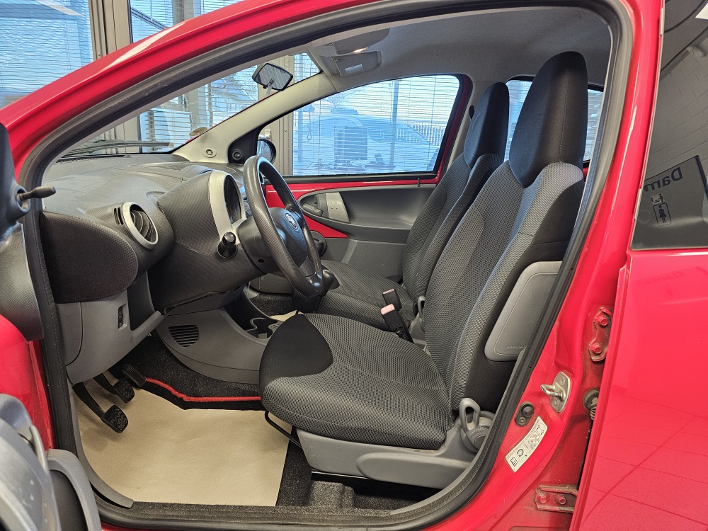 Toyota Aygo  bei Hoffmann Automobile in Wolfsburg kaufen und sofort mitnehmen - Bild 11