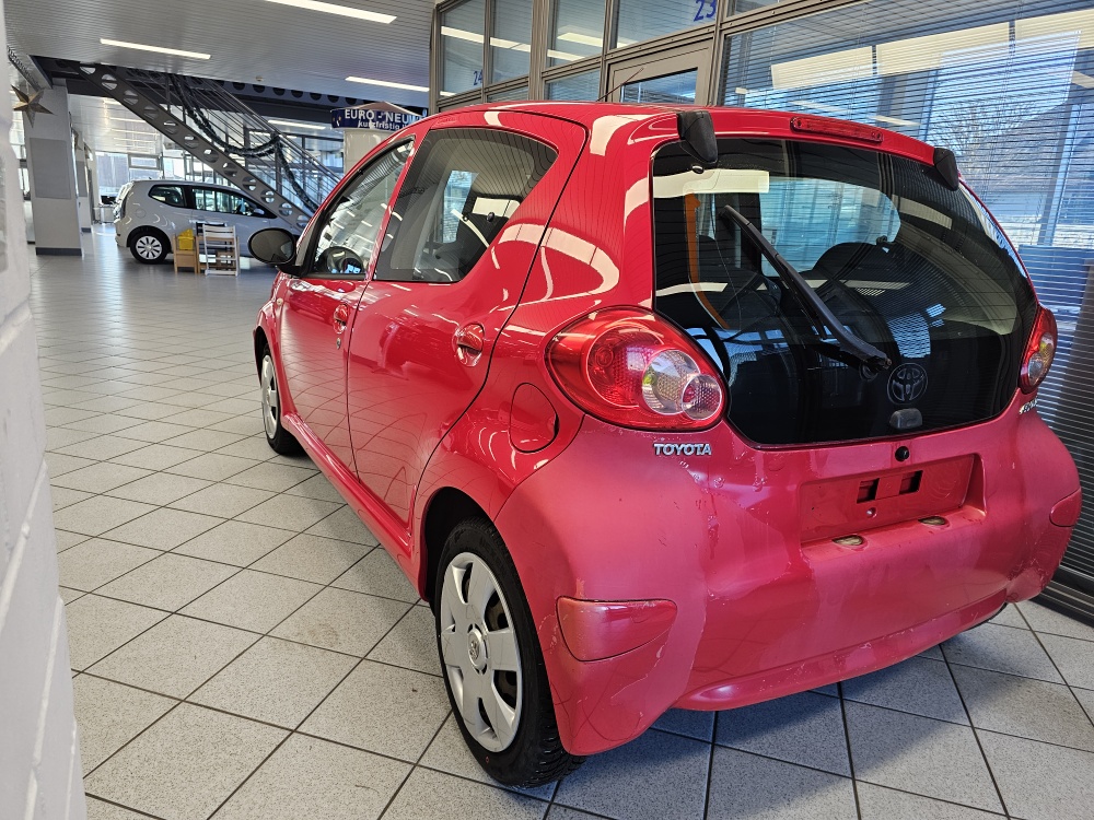 Toyota Aygo  bei Hoffmann Automobile in Wolfsburg kaufen und sofort mitnehmen - Bild 3