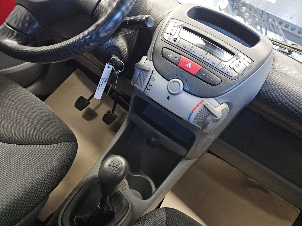 Toyota Aygo  bei Hoffmann Automobile in Wolfsburg kaufen und sofort mitnehmen - Bild 6