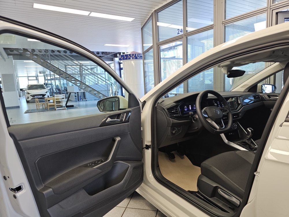 VW Polo bei Hoffmann Automobile in Wolfsburg kaufen und sofort mitnehmen - Bild 22