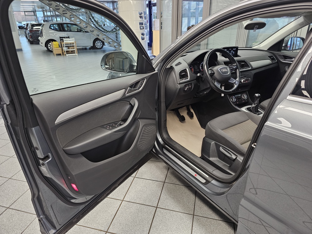 Audi Q3  bei Hoffmann Automobile in Wolfsburg kaufen und sofort mitnehmen - Bild 19