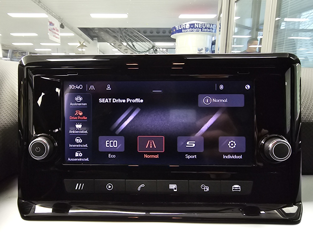 Seat Arona  bei Hoffmann Automobile in Wolfsburg kaufen und sofort mitnehmen - Bild 14