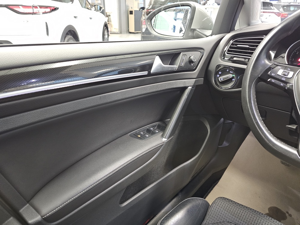 VW Golf Variant  bei Hoffmann Automobile in Wolfsburg kaufen und sofort mitnehmen - Bild 19
