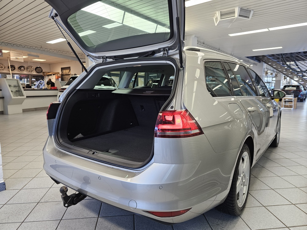 VW Golf Variant  bei Hoffmann Automobile in Wolfsburg kaufen und sofort mitnehmen - Bild 2
