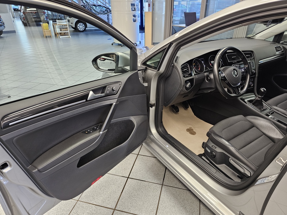 VW Golf Variant  bei Hoffmann Automobile in Wolfsburg kaufen und sofort mitnehmen - Bild 24