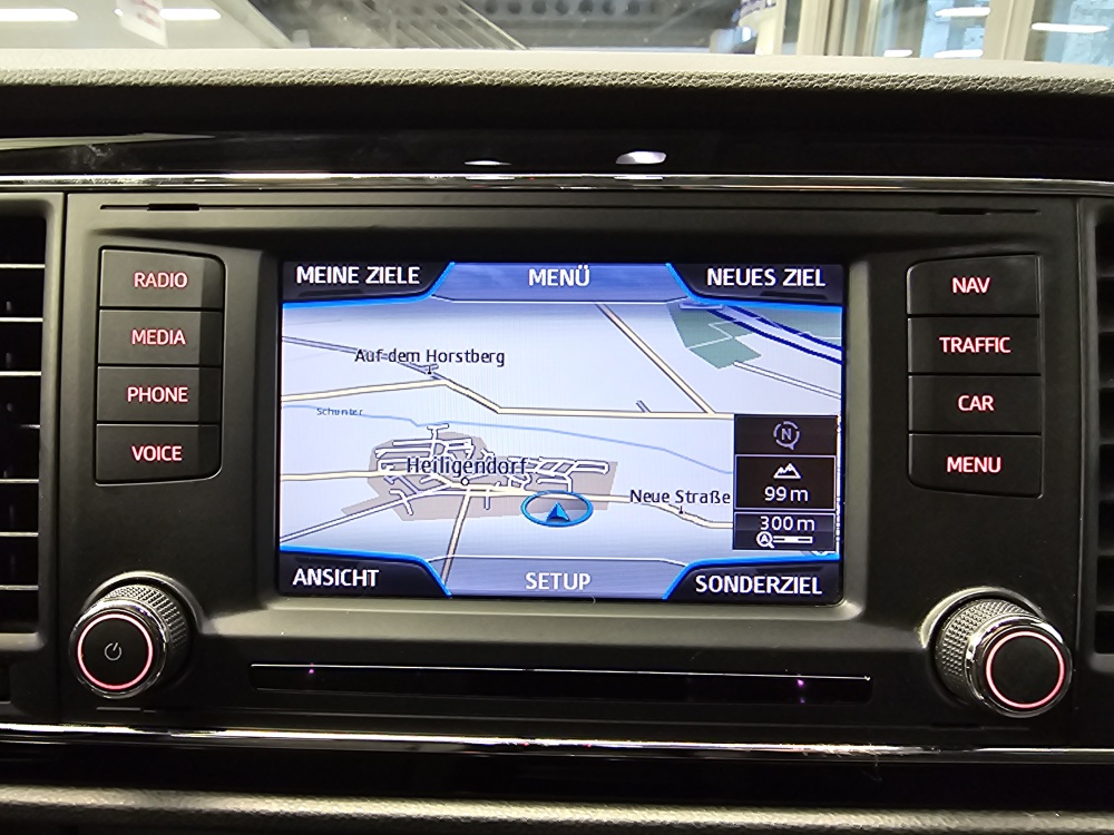 Seat Leon Sportstourer  ST  bei Hoffmann Automobile in Wolfsburg kaufen und sofort mitnehmen - Bild 15