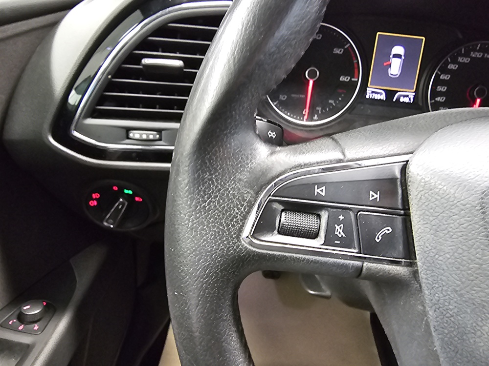 Seat Leon Sportstourer  ST  bei Hoffmann Automobile in Wolfsburg kaufen und sofort mitnehmen - Bild 17