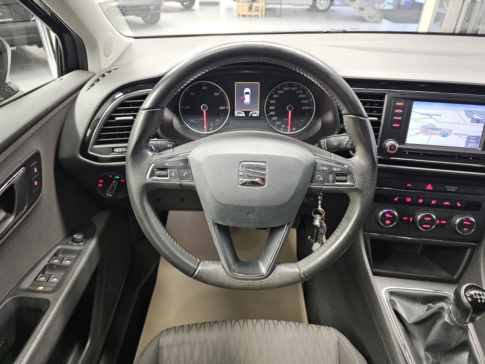 Seat Leon Sportstourer  ST  bei Hoffmann Automobile in Wolfsburg kaufen und sofort mitnehmen - Bild 19