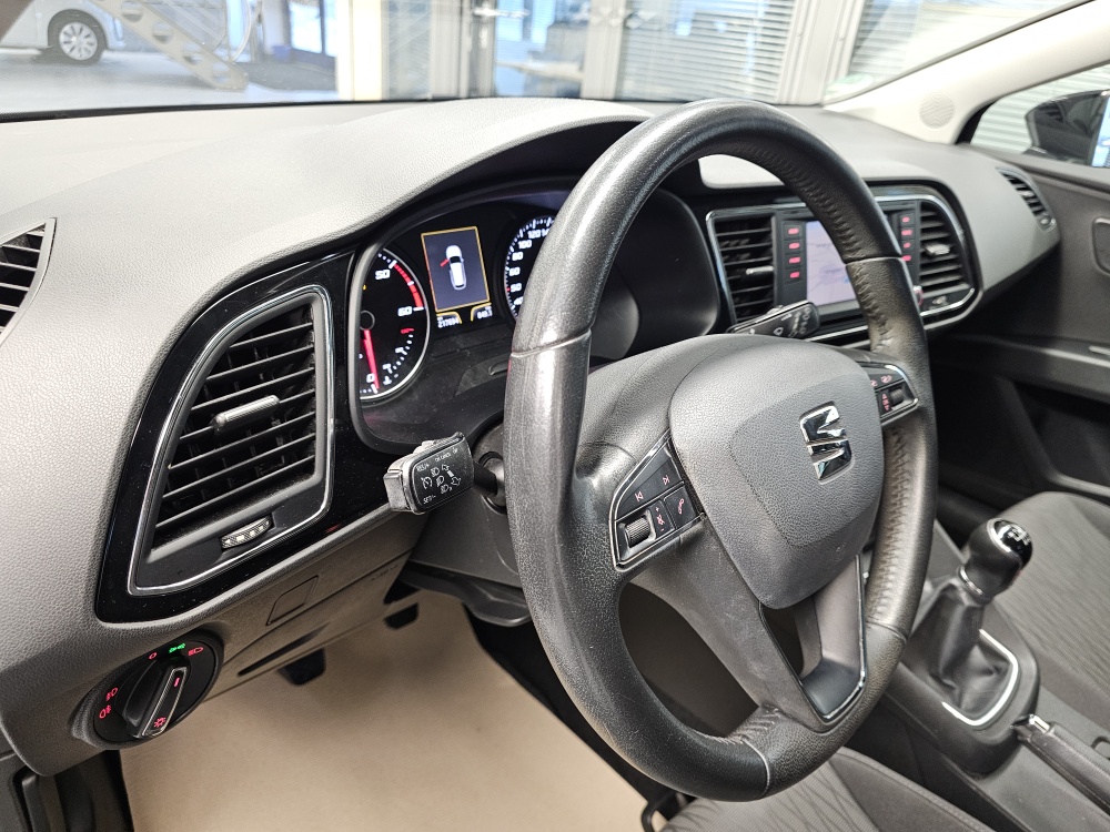 Seat Leon Sportstourer  ST  bei Hoffmann Automobile in Wolfsburg kaufen und sofort mitnehmen - Bild 20