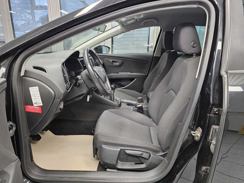 Seat Leon Sportstourer  ST  bei Hoffmann Automobile in Wolfsburg kaufen und sofort mitnehmen - Bild 21