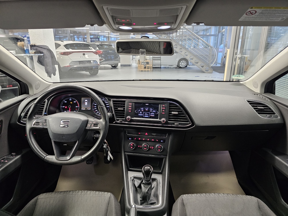 Seat Leon Sportstourer  ST  bei Hoffmann Automobile in Wolfsburg kaufen und sofort mitnehmen - Bild 7