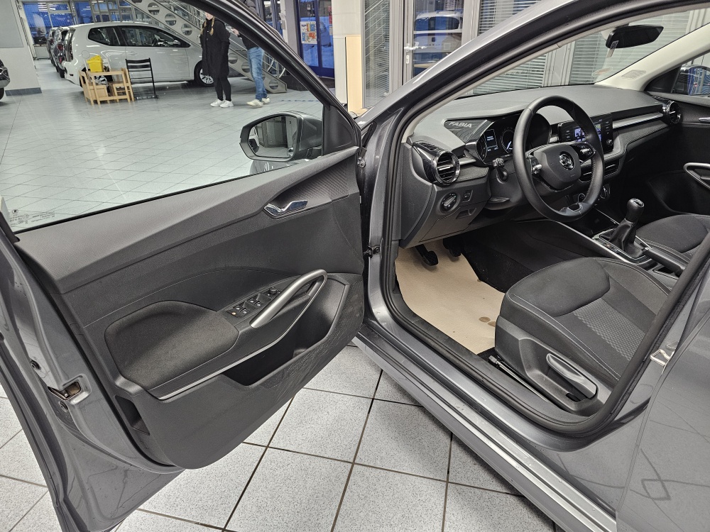 Skoda Fabia  bei Hoffmann Automobile in Wolfsburg kaufen und sofort mitnehmen - Bild 21