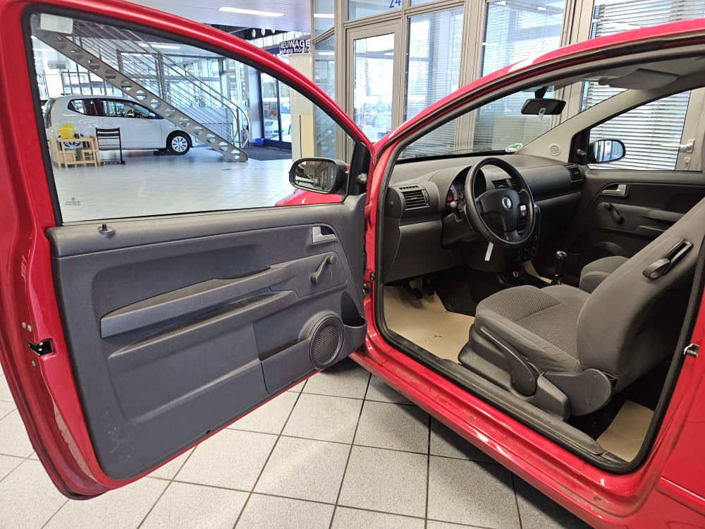 VW Fox bei Hoffmann Automobile in Wolfsburg kaufen und sofort mitnehmen - Bild 10