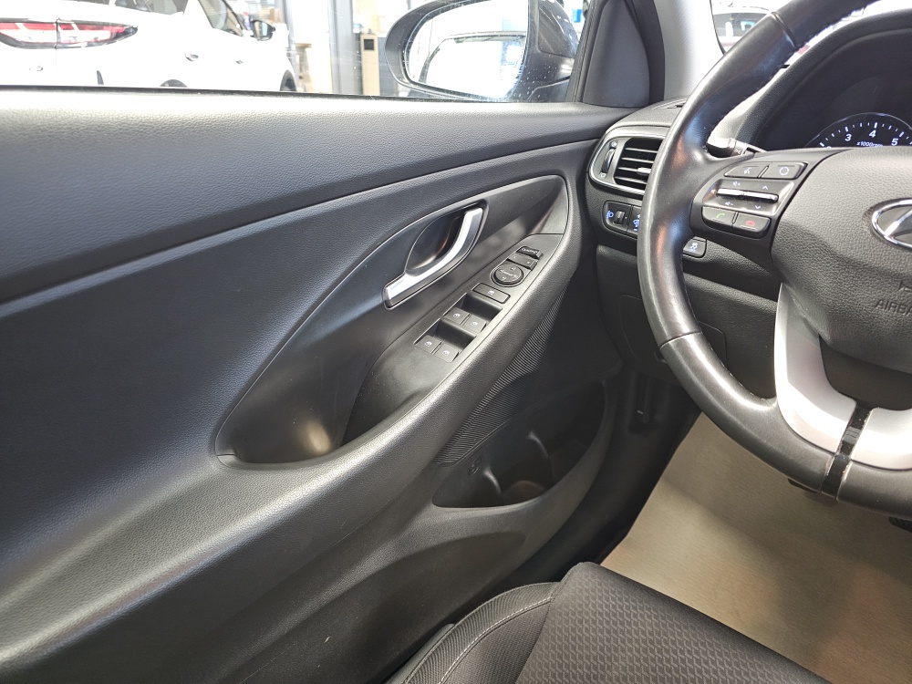 Hyundai i30 Kombi  bei Hoffmann Automobile in Wolfsburg kaufen und sofort mitnehmen - Bild 17