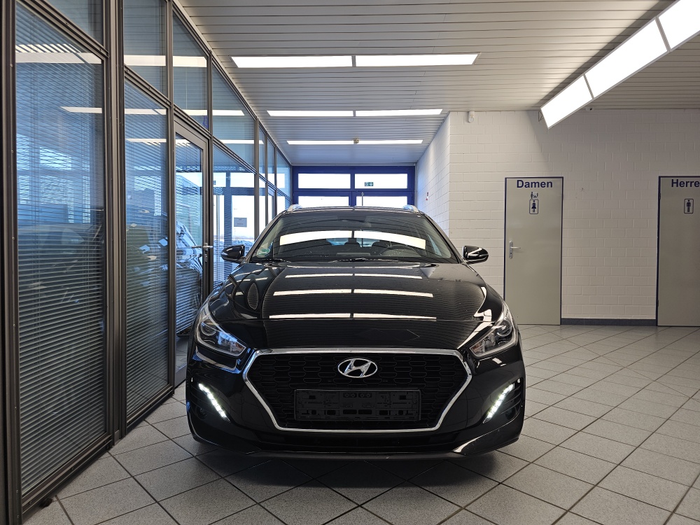 Hyundai i30 Kombi  bei Hoffmann Automobile in Wolfsburg kaufen und sofort mitnehmen - Bild 24