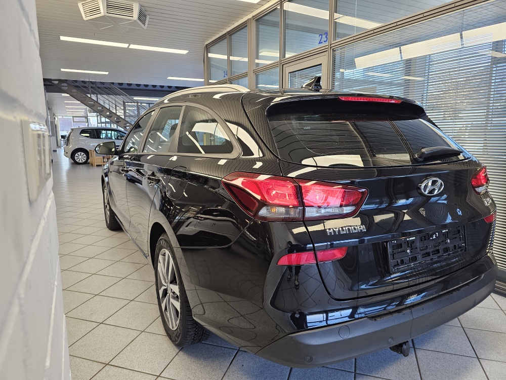 Hyundai i30 Kombi  bei Hoffmann Automobile in Wolfsburg kaufen und sofort mitnehmen - Bild 4