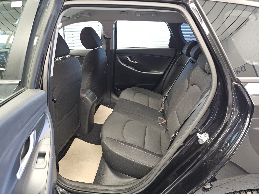 Hyundai i30 Kombi  bei Hoffmann Automobile in Wolfsburg kaufen und sofort mitnehmen - Bild 5