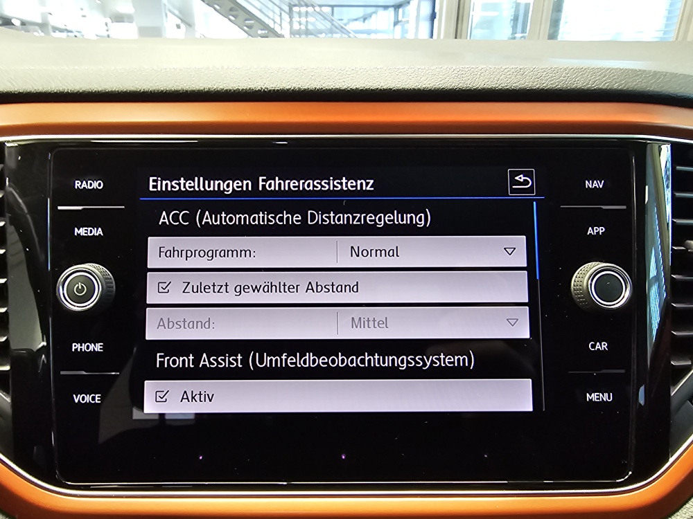 VW T-Roc  bei Hoffmann Automobile in Wolfsburg kaufen und sofort mitnehmen - Bild 16