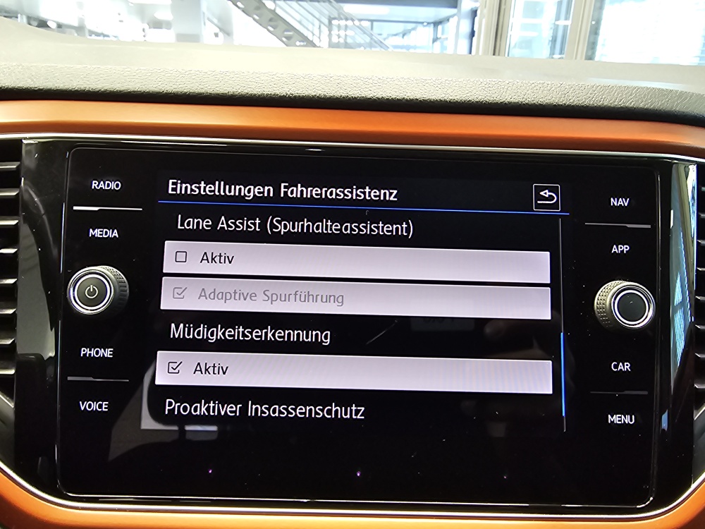 VW T-Roc  bei Hoffmann Automobile in Wolfsburg kaufen und sofort mitnehmen - Bild 18