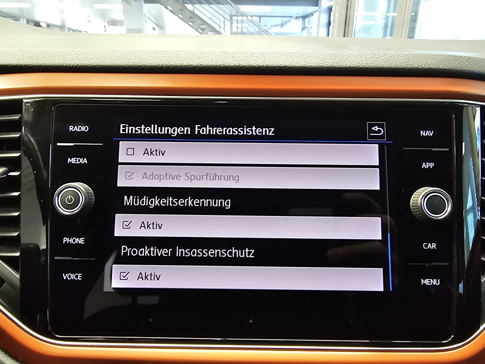 VW T-Roc  bei Hoffmann Automobile in Wolfsburg kaufen und sofort mitnehmen - Bild 19