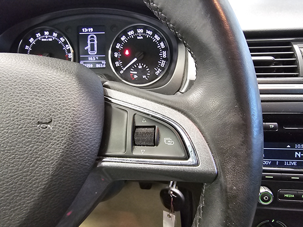 Skoda Rapid Spaceback  bei Hoffmann Automobile in Wolfsburg kaufen und sofort mitnehmen - Bild 10