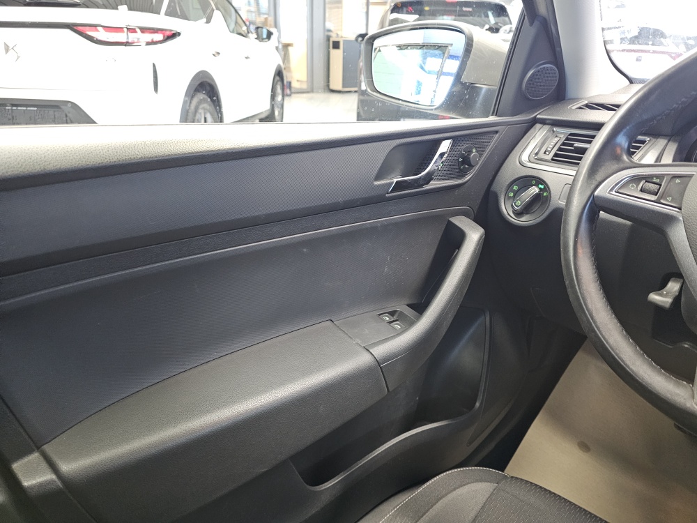 Skoda Rapid Spaceback  bei Hoffmann Automobile in Wolfsburg kaufen und sofort mitnehmen - Bild 12