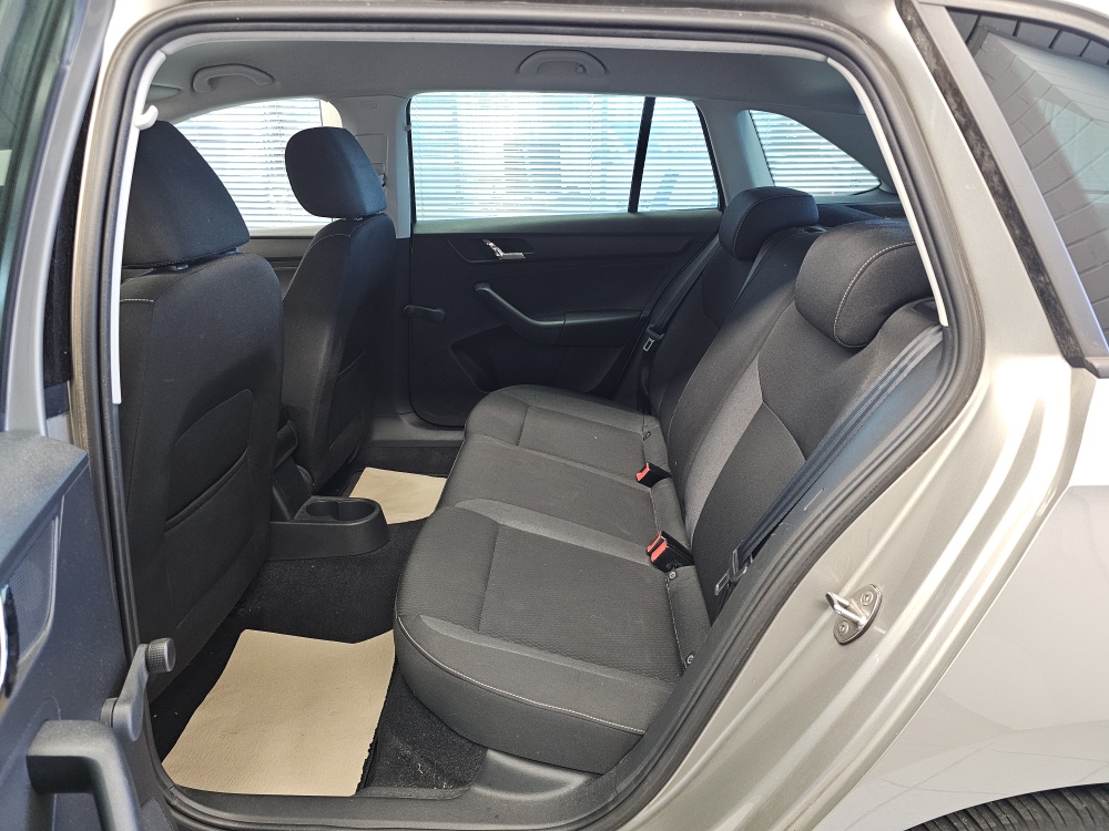 Skoda Rapid Spaceback  bei Hoffmann Automobile in Wolfsburg kaufen und sofort mitnehmen - Bild 4