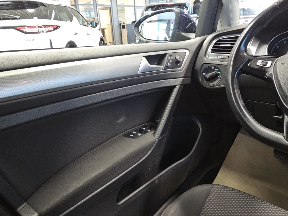 VW Golf  bei Hoffmann Automobile in Wolfsburg kaufen und sofort mitnehmen - Bild 16