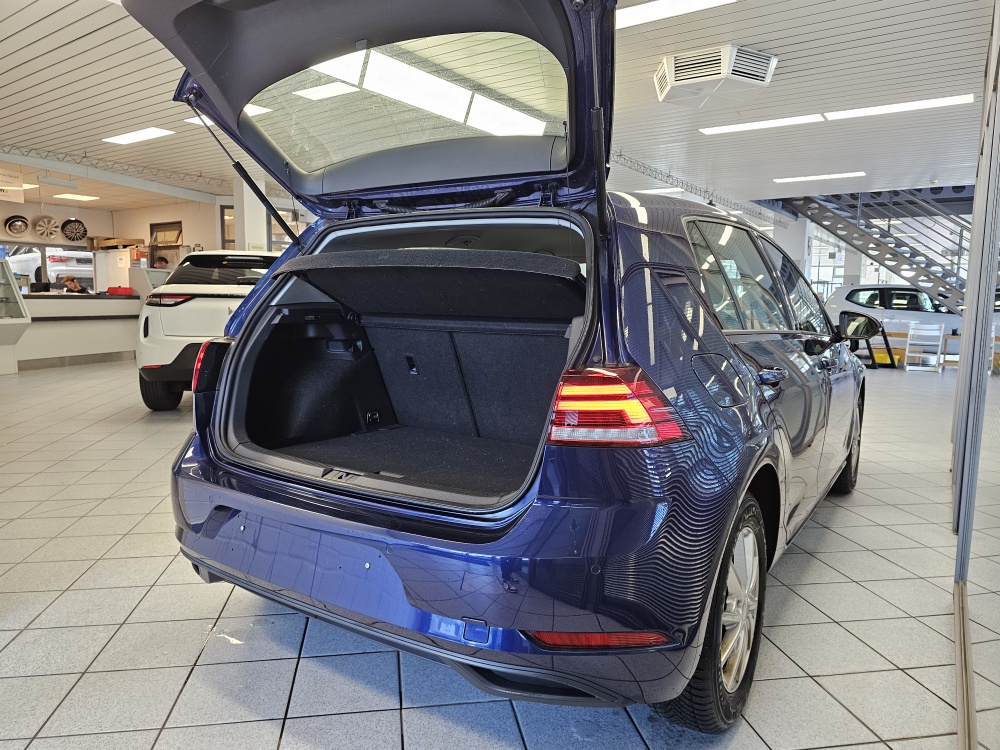 VW Golf  bei Hoffmann Automobile in Wolfsburg kaufen und sofort mitnehmen - Bild 2