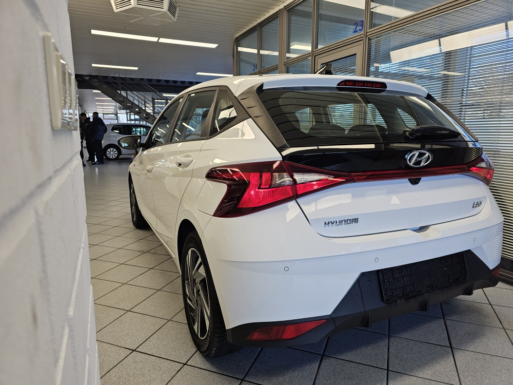 Hyundai i20  bei Hoffmann Automobile in Wolfsburg kaufen und sofort mitnehmen - Bild 3