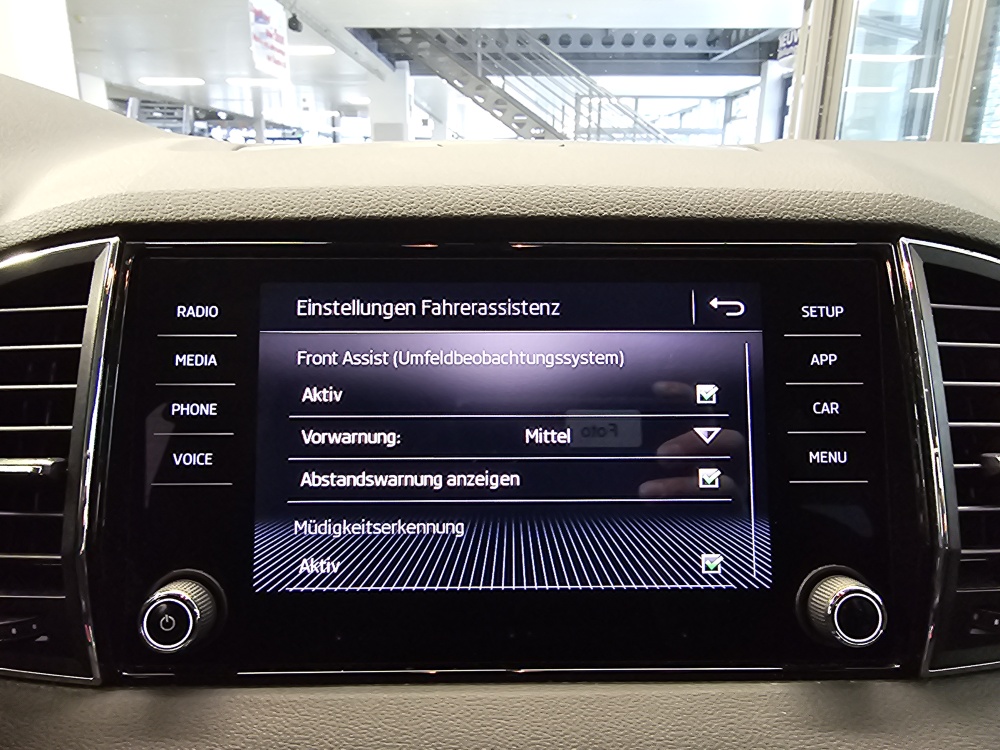 Skoda Karoq  bei Hoffmann Automobile in Wolfsburg kaufen und sofort mitnehmen - Bild 15