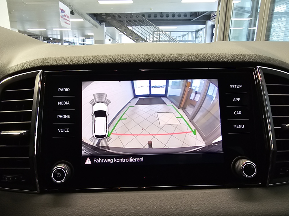 Skoda Karoq  bei Hoffmann Automobile in Wolfsburg kaufen und sofort mitnehmen - Bild 17