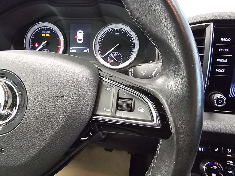 Skoda Karoq  bei Hoffmann Automobile in Wolfsburg kaufen und sofort mitnehmen - Bild 18