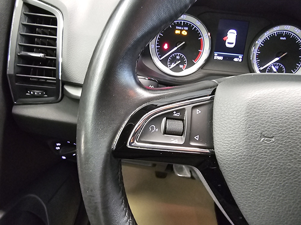 Skoda Karoq  bei Hoffmann Automobile in Wolfsburg kaufen und sofort mitnehmen - Bild 19