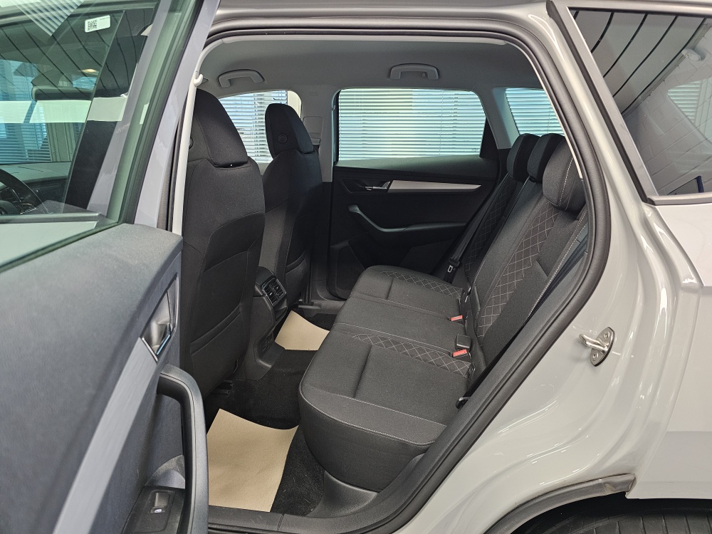 Skoda Karoq  bei Hoffmann Automobile in Wolfsburg kaufen und sofort mitnehmen - Bild 6