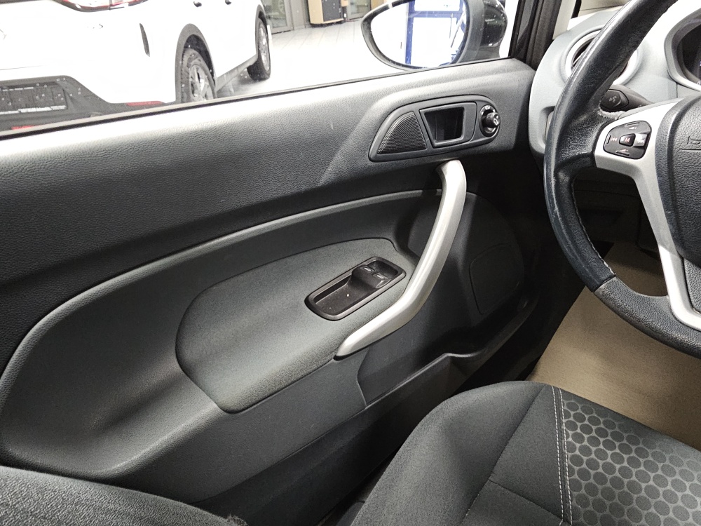 Ford Fiesta  bei Hoffmann Automobile in Wolfsburg kaufen und sofort mitnehmen - Bild 10