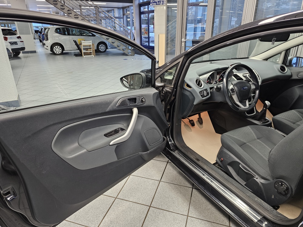 Ford Fiesta  bei Hoffmann Automobile in Wolfsburg kaufen und sofort mitnehmen - Bild 16