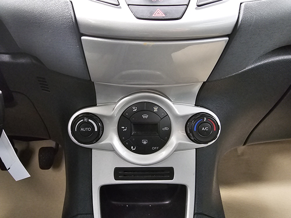 Ford Fiesta  bei Hoffmann Automobile in Wolfsburg kaufen und sofort mitnehmen - Bild 6