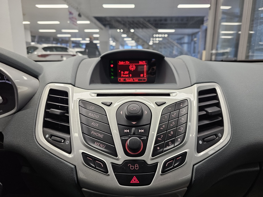 Ford Fiesta  bei Hoffmann Automobile in Wolfsburg kaufen und sofort mitnehmen - Bild 7