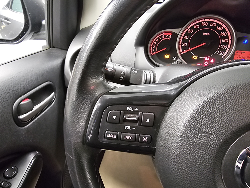 Mazda 2  bei Hoffmann Automobile in Wolfsburg kaufen und sofort mitnehmen - Bild 11