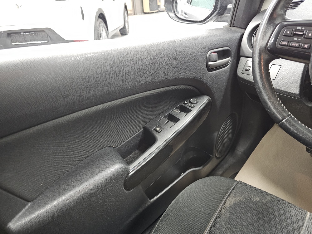 Mazda 2  bei Hoffmann Automobile in Wolfsburg kaufen und sofort mitnehmen - Bild 12