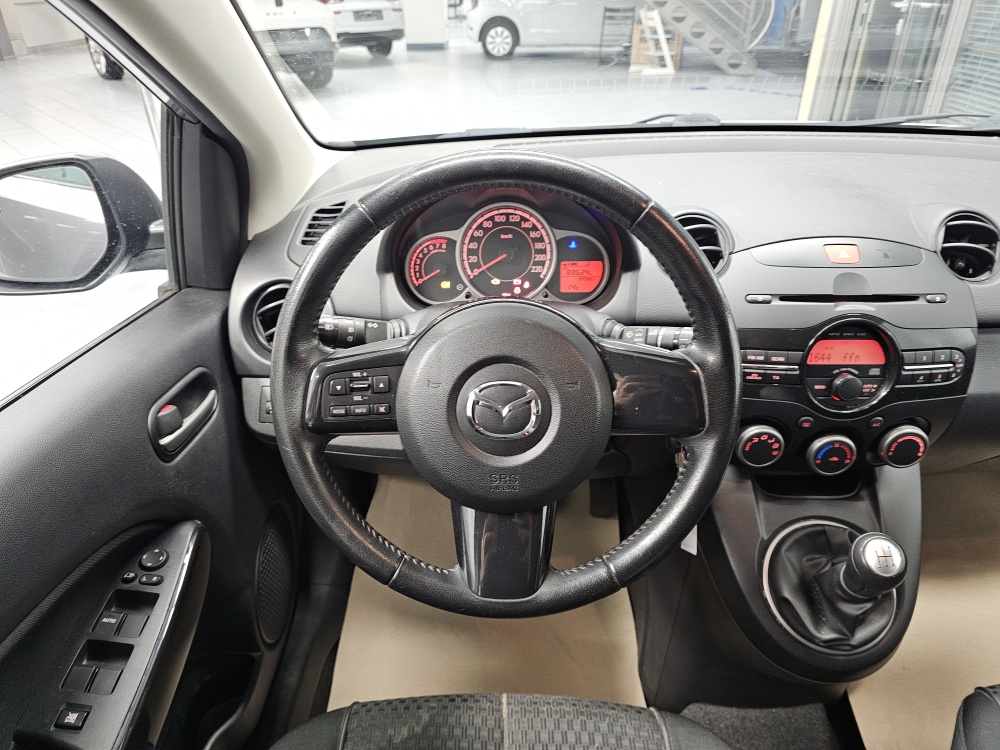 Mazda 2  bei Hoffmann Automobile in Wolfsburg kaufen und sofort mitnehmen - Bild 13