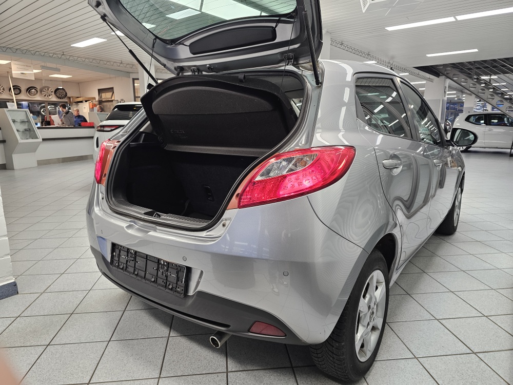 Mazda 2  bei Hoffmann Automobile in Wolfsburg kaufen und sofort mitnehmen - Bild 2