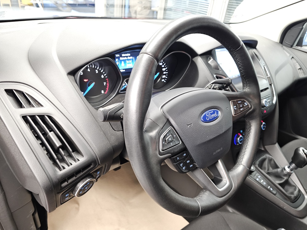 Ford Focus Turnier  bei Hoffmann Automobile in Wolfsburg kaufen und sofort mitnehmen - Bild 16