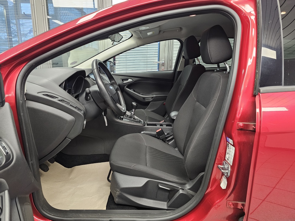 Ford Focus Turnier  bei Hoffmann Automobile in Wolfsburg kaufen und sofort mitnehmen - Bild 17