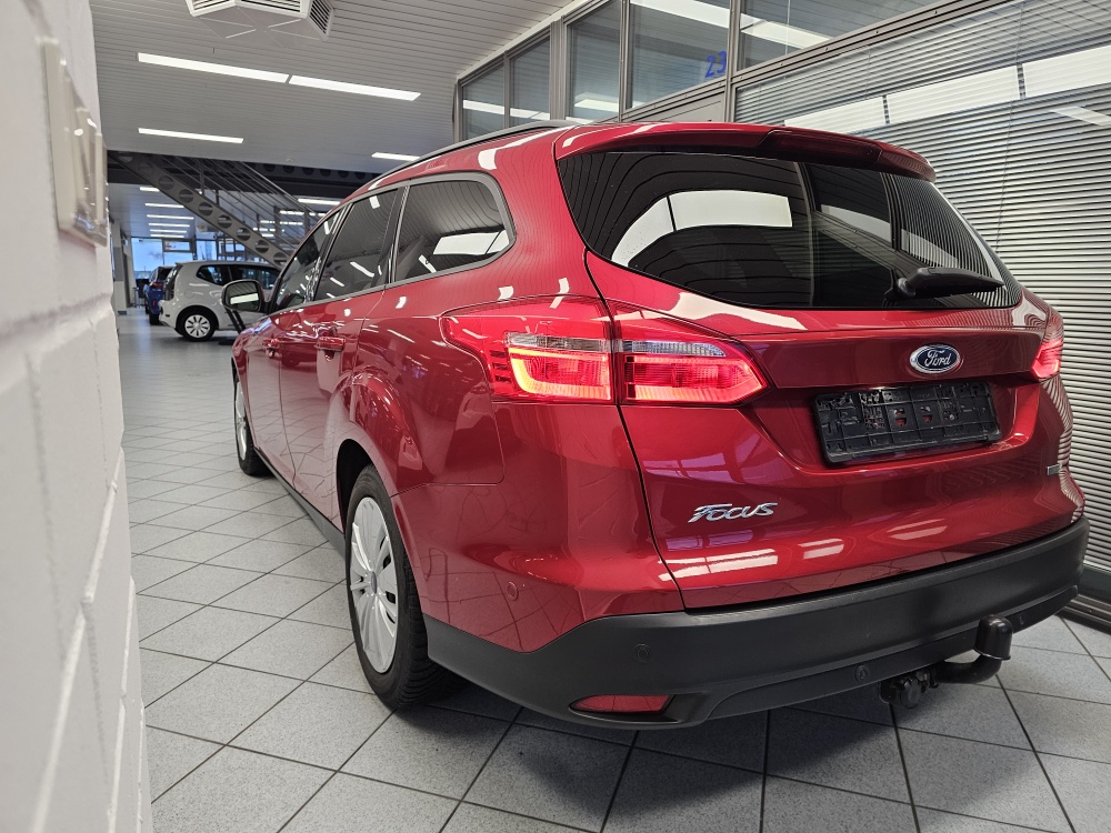 Ford Focus Turnier  bei Hoffmann Automobile in Wolfsburg kaufen und sofort mitnehmen - Bild 4