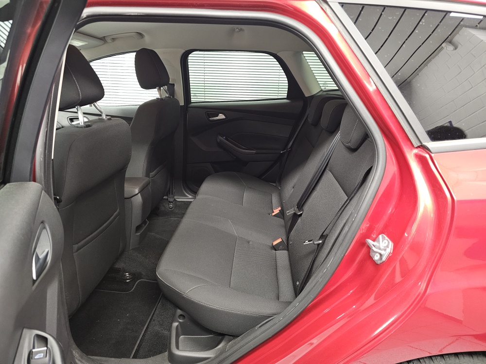 Ford Focus Turnier  bei Hoffmann Automobile in Wolfsburg kaufen und sofort mitnehmen - Bild 5