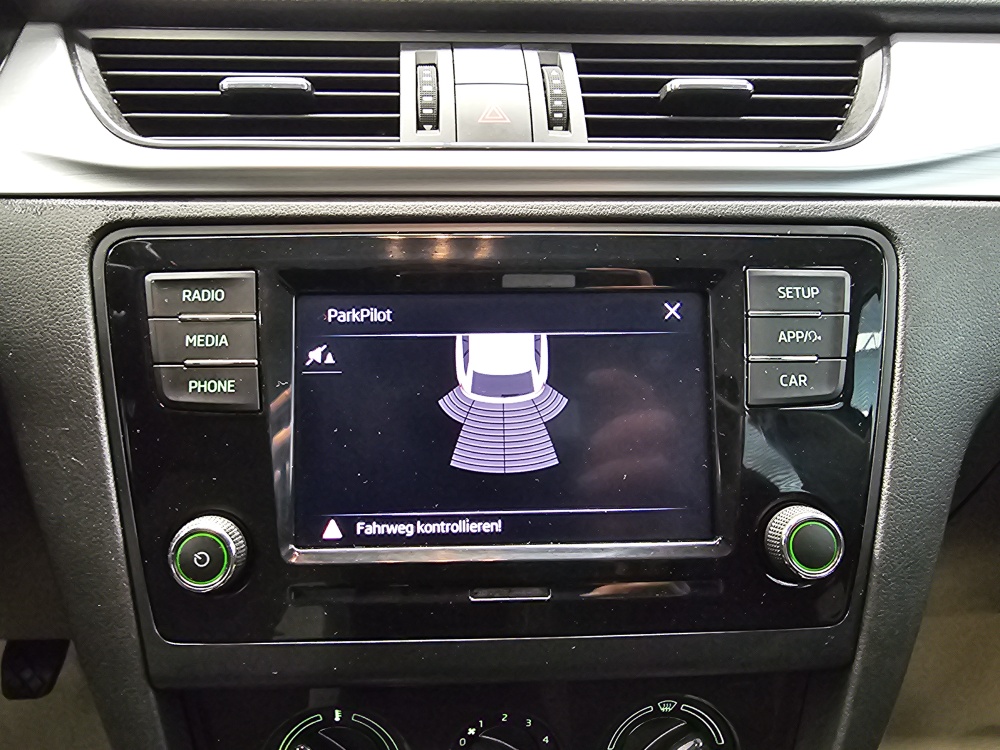 Skoda Rapid Spaceback  bei Hoffmann Automobile in Wolfsburg kaufen und sofort mitnehmen - Bild 10