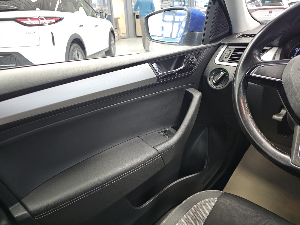 Skoda Rapid Spaceback  bei Hoffmann Automobile in Wolfsburg kaufen und sofort mitnehmen - Bild 11